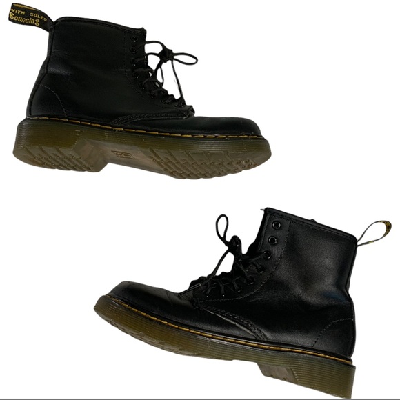 Dr. Martens Other - Dr Martens little kid 2 classic combat ankle boots